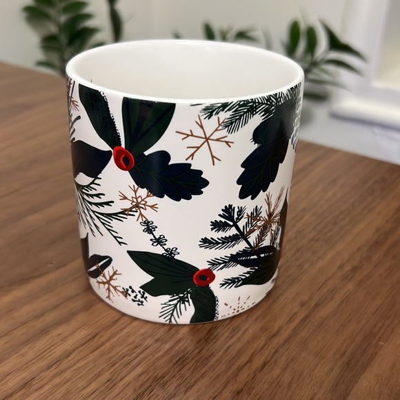 STARBUCKS 2021 CHRISTMAS
Snowflake Holly Pine COFFEE MUG 12oz
White Green - Picture 4 of 6